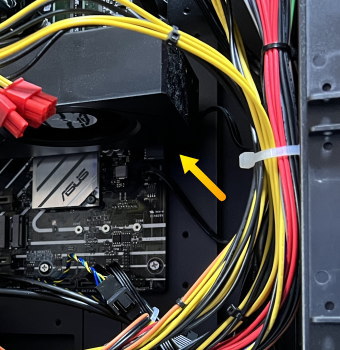 raytrek XV(2022)ビデオカードの裏にあるSATA