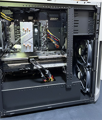 raytrek 4CXFi 第13世代Core搭載(GeForce RTX 4070Ti 搭載型)内部