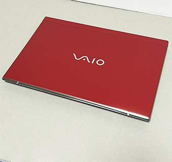 VAIO SX12 (2022年7月発売モデル) ファインレッド 天板