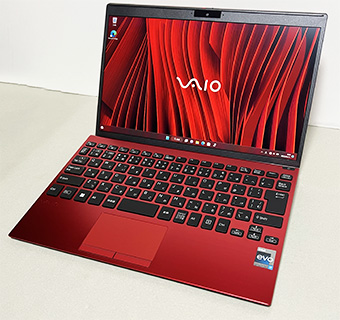 VAIO SX12 (2022年7月発売モデル) ファインレッド 外観