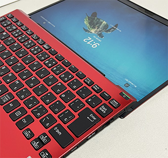 VAIO SX12 (2022年7月発売モデル) ファインレッド 180度開閉モニター