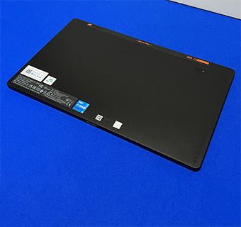 ASUS Vivobook 13 Slate OLED T3304GA 本体裏面