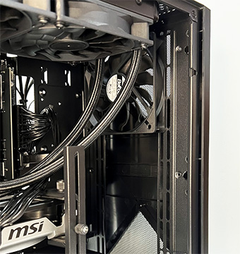 NEXTGEAR JG-A7G6T(GeForce RTX 5060Ti モデル)前面内部