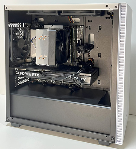 Lightning-G AV-Ti7W（Ryzen7 7700/RTX5060Ti 16GB搭載）内部全景